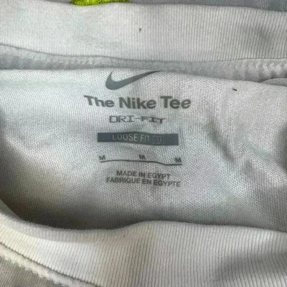 Women’s Nike Loose Fit Cropped Shirt - Picture 3 of 3